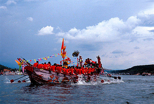 洱海龙船