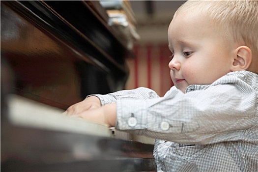 小男孩,演奏,钢琴,室内