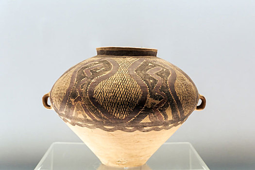 上海博物馆藏马家窑文化彩陶几何网格纹壶