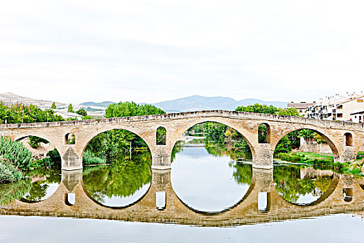 罗马式,桥,上方,河,圣地亚哥之路