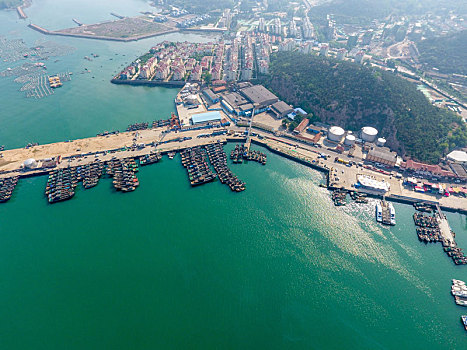 航拍山东青岛黄岛区西海岸新区沿海城区风光