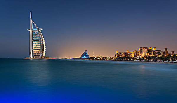 城市,迪拜,阿联酋,黄昏,海岸线,波斯湾,光亮,帆船酒店,摩天大楼,远景