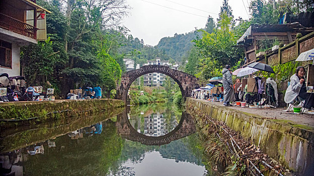 长寿桥与莘莘学子