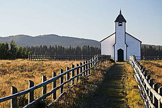 老,木质,教堂,山麓,木篱,蓝天,艾伯塔省,加拿大