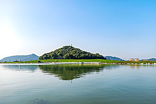 杭州湘湖景区自然风光压湖山