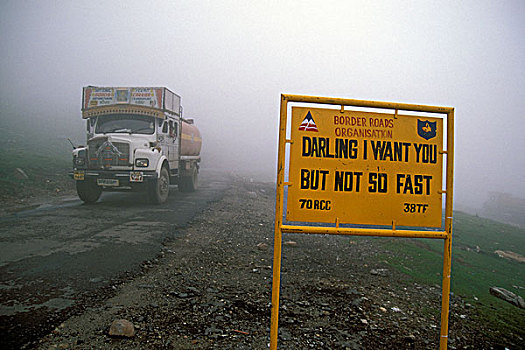 卡车,路标,靠近,喜马偕尔邦,北印度,印度,亚洲