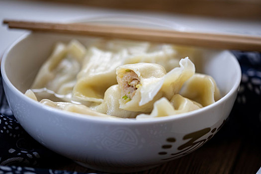 手工鲜肉白菜水饺