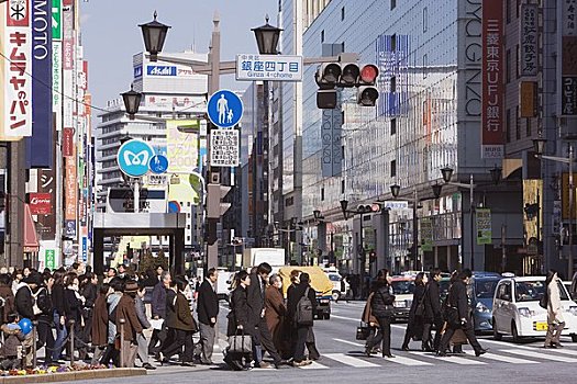 行人,穿过,街道,银座,地区,东京,日本