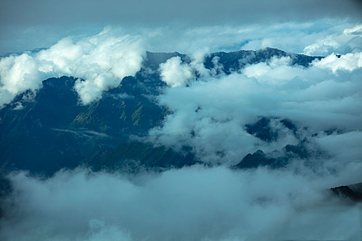 神农架,神农顶,风景,景点,旅游,高山,瀑布,河流,神秘,树木,植被,石头,鄂西,云海,峡谷,壮观