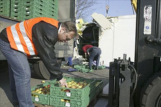 曼海姆,2004年,损坏,工作,卡车,意外,货物,水果