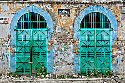 建筑,两个,绿色,金属,门,海地