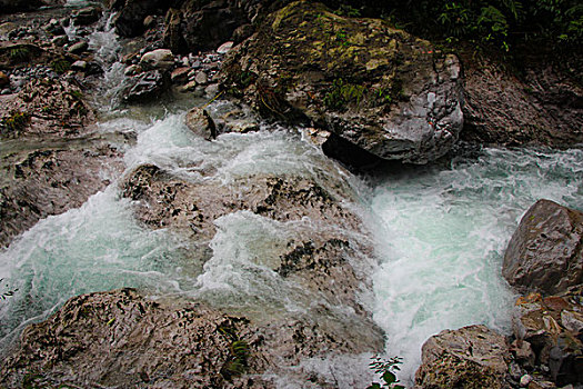 溪水水流