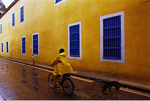 人,骑,自行车,靠近,圣克拉拉,寺院,哈瓦那,古巴