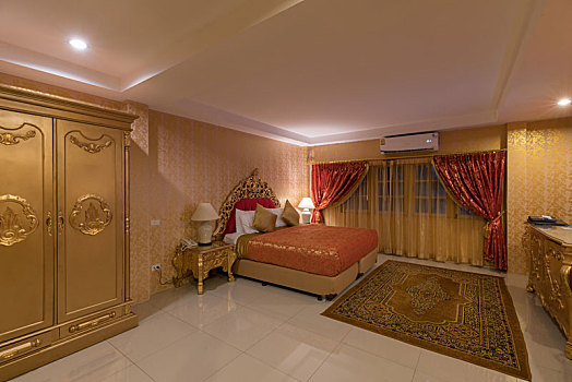 泰国皇室风格酒店卧室样板房