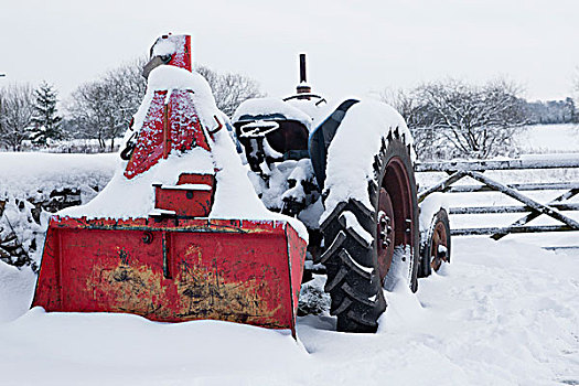 积雪,拖拉机