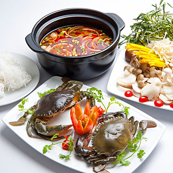 新鲜,蟹肉,砂锅,蘑菇,细面条,白色背景,盘子