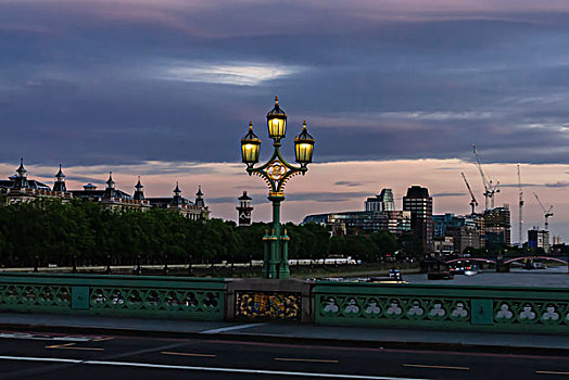 伦敦桥暮色