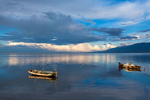 新疆哈密巴里坤湖
