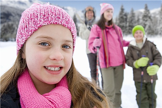 女孩,7-9岁,戴着,毛帽,雪中,微笑,头像,特写,家庭,背景