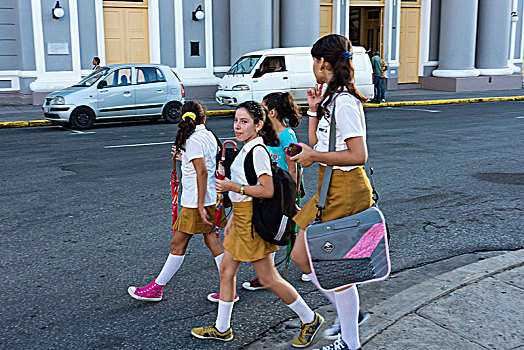 古巴,西恩富戈斯,街景,女孩,校服