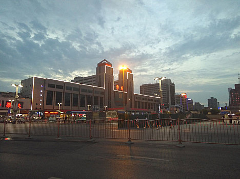 夕阳郑州