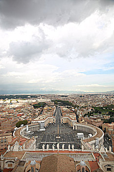 梵蒂冈圣彼得大教堂俯瞰圣彼得广场