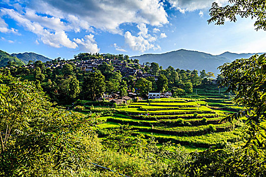 南岗排瑶寨全景,梯田,日落