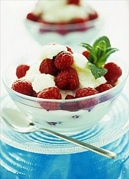 酸奶冰淇淋,树莓