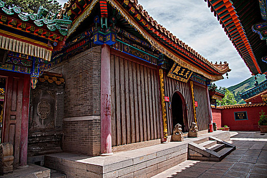 山西忻州市五台山菩萨顶寺院天王殿