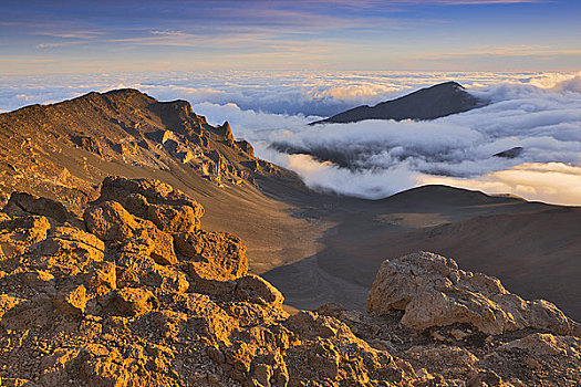 云,上方,山,哈雷阿卡拉火山,毛伊岛,夏威夷,美国