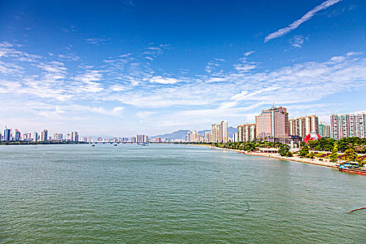 北江河和两岸建筑