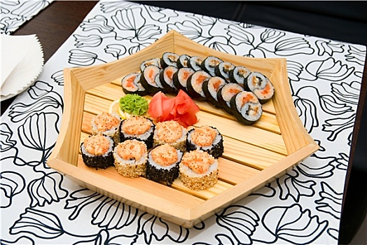 寿司,木头,盘子