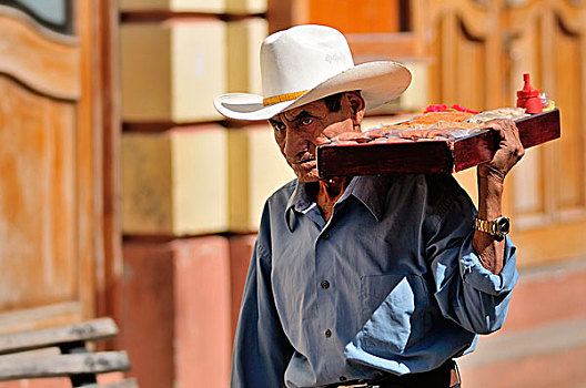 墨西哥人,男人,走,街上,圣克里斯托瓦尔,房子,恰帕斯,墨西哥