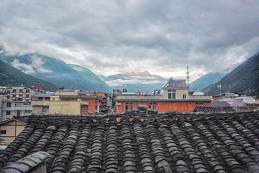 日照贡嘎山主峰