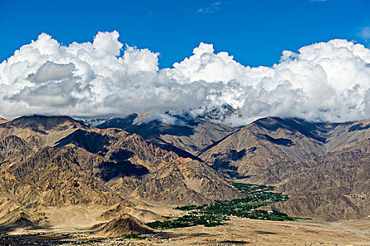 乡村,印度河谷,脚,山脉,顶端,遮盖,云,查谟-克什米尔邦,印度,亚洲