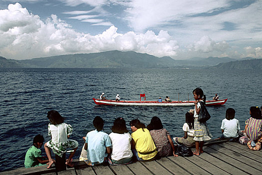 印度尼西亚,苏门答腊岛,湖,岛屿,孩子,码头,船,背景