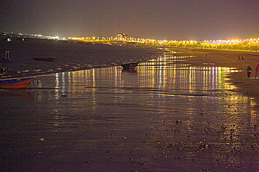 金沙滩海边夜景图片