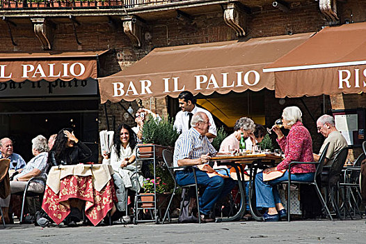 街头咖啡馆,餐馆,坎波广场,锡耶纳,托斯卡纳,意大利,欧洲