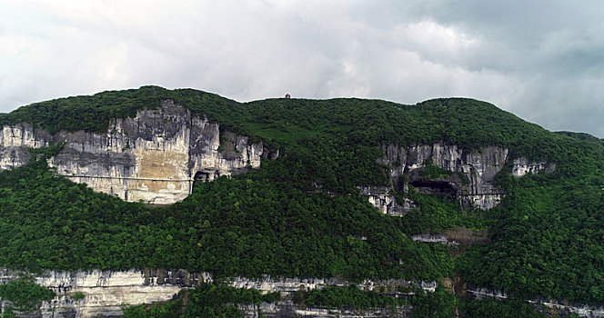 重庆南川,金佛山绝壁栈道,穿云而行步步惊心