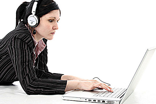 职业女性,听歌,工作,笔记本电脑