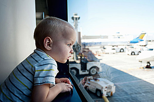 男性,幼儿,望向窗外,洛杉矶,机场