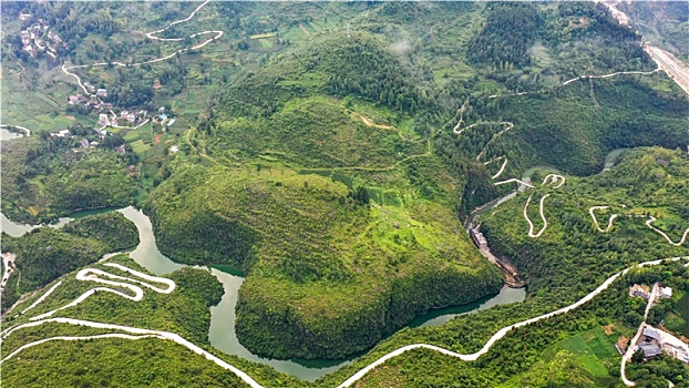 重庆酉阳,山道弯弯乡村新图景