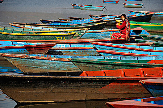 尼泊尔,波卡拉,女人,红色,彩色,木质,船,费瓦湖