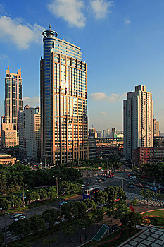 上海人民广场的商务楼