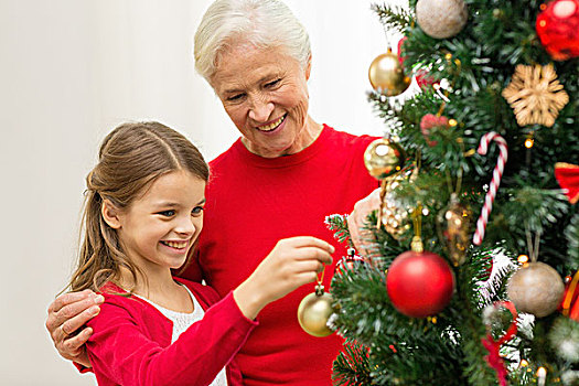 家庭,休假,人,概念,微笑,女孩,祖母,装饰,圣诞树,在家