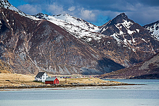 遥远,房子,峡湾,仰视,崎岖,山,罗弗敦群岛,挪威