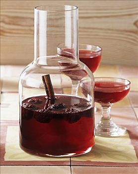 自制,黑莓,利口酒,玻璃瓶,玻璃杯