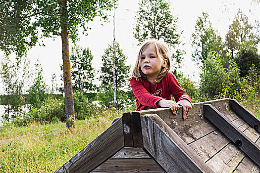 3岁,女孩,红色,衬衫,攀登,瑞典