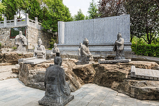 孔子晒书台雕塑,中国河南省永城市夫子山景区