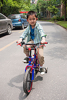 小男孩,骑自行车,骑行